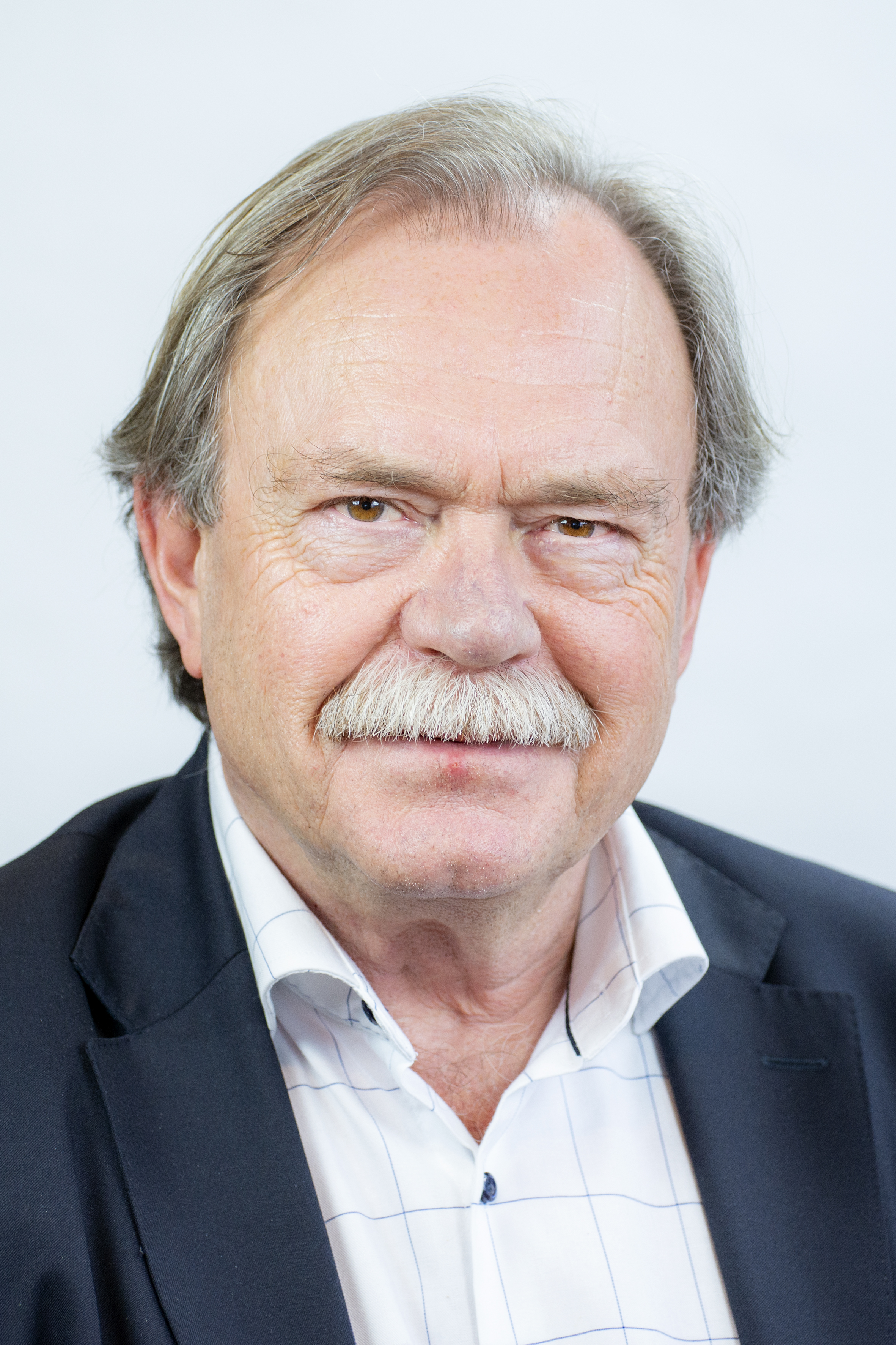 D.H. van Ginkel CMC (Dick)